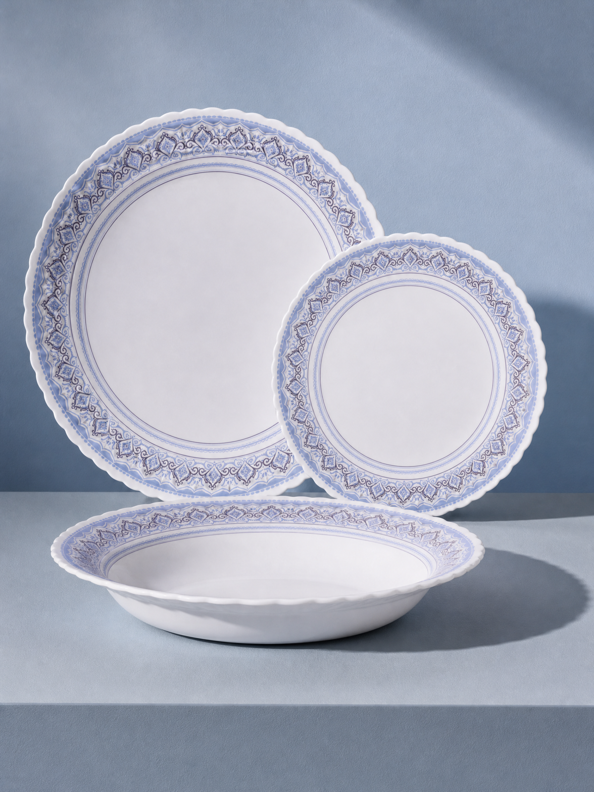 Set Veselă Din Opal 18 Piese, Model Classic, 6 Farfurii Întinse 19cm, 6 Adânci 23cm, 6 Întinse 25cm, Alb