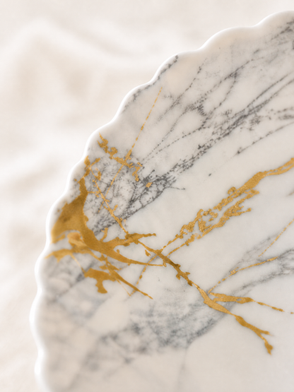 Set Veselă 38 Piese Pentru 6 Persoane, Model Golden Marble, Design Marmurat Cu Auriu, Farfurii, Boluri, Platouri Și Cană